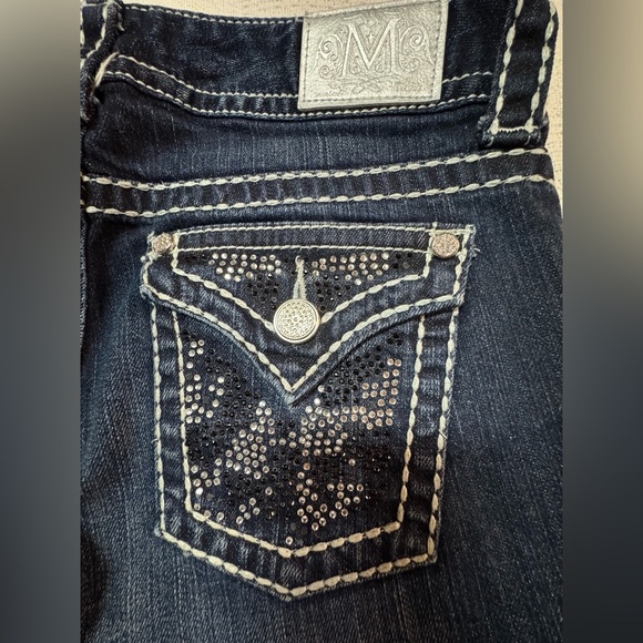 Maurices Premium Jeans shorts  Mid Rise Stretch - Picture 3 of 11